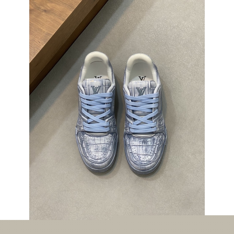 l**is V*t*n sneakers